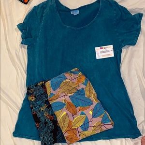 Faded blue Classic tee and two patterned legging